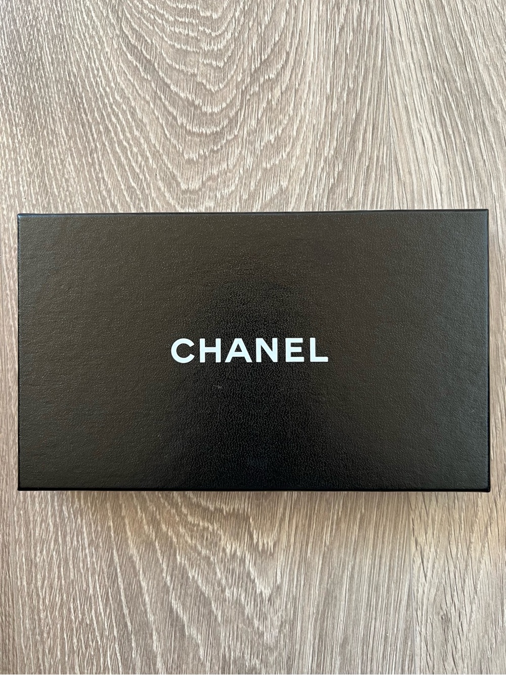 Chanel Box (BB324)